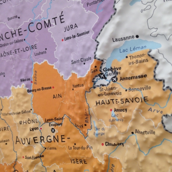 Carte de France administrative en relief - Vignette 2
