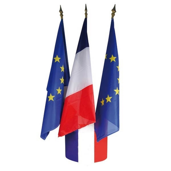 Lot 1 écusson tricolore avec 1 drapeau français et 2 drapeaux CEE 80x120 cm