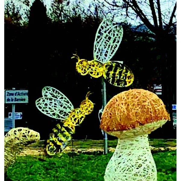 Décor ABEILLE 2D 95 CM FIBRE DE VERRE Colorisée - Vignette 2