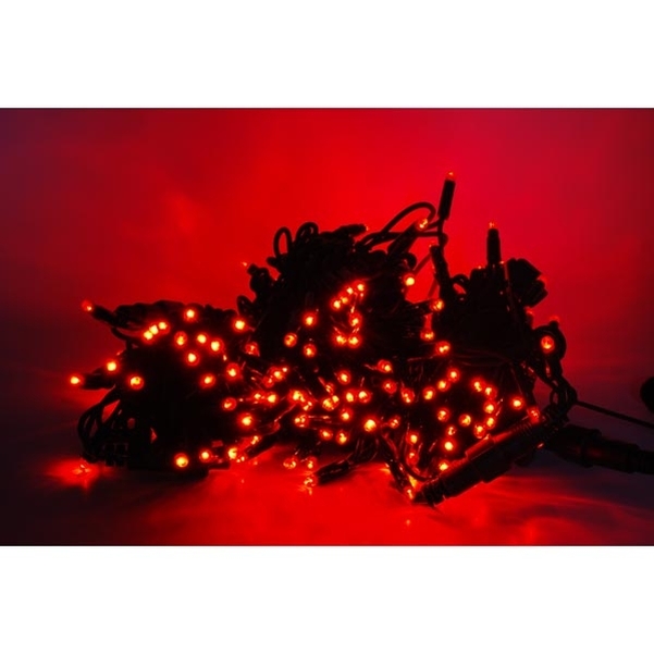 Guirlande LED 230V rouge - L.20m câble vert