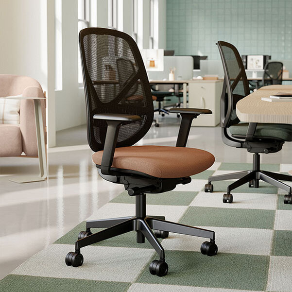 Fauteuil Soren synchrone + dossier résille avec accoudoirs 3D