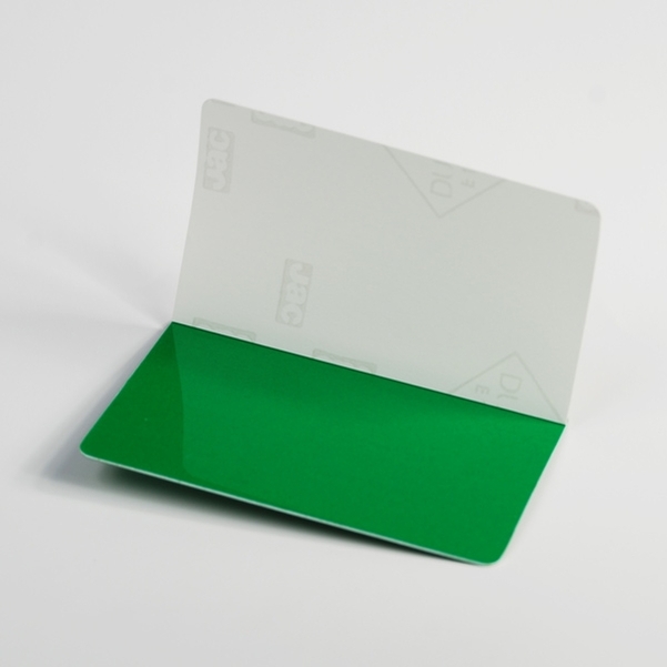 Carte verte en PVC avec film adhésif 86x54 mm